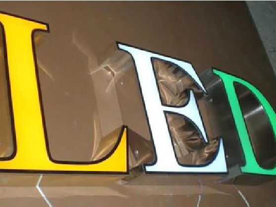 孝感介绍LED招牌的基础知识。